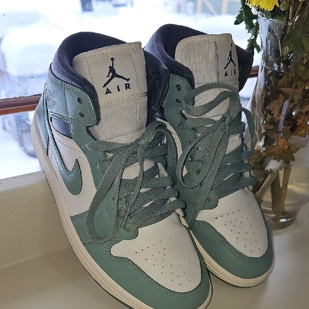 Nike Kids Sneakers in Teal and White